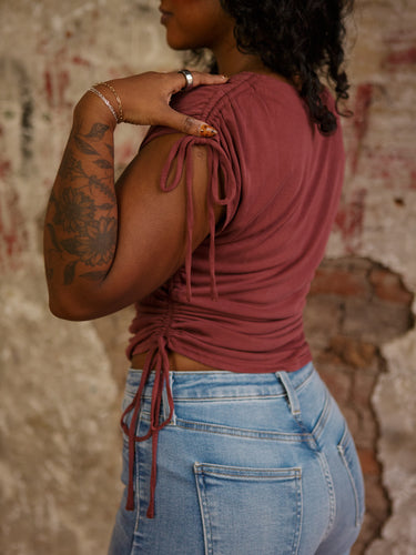 Amari Scrunch Tee