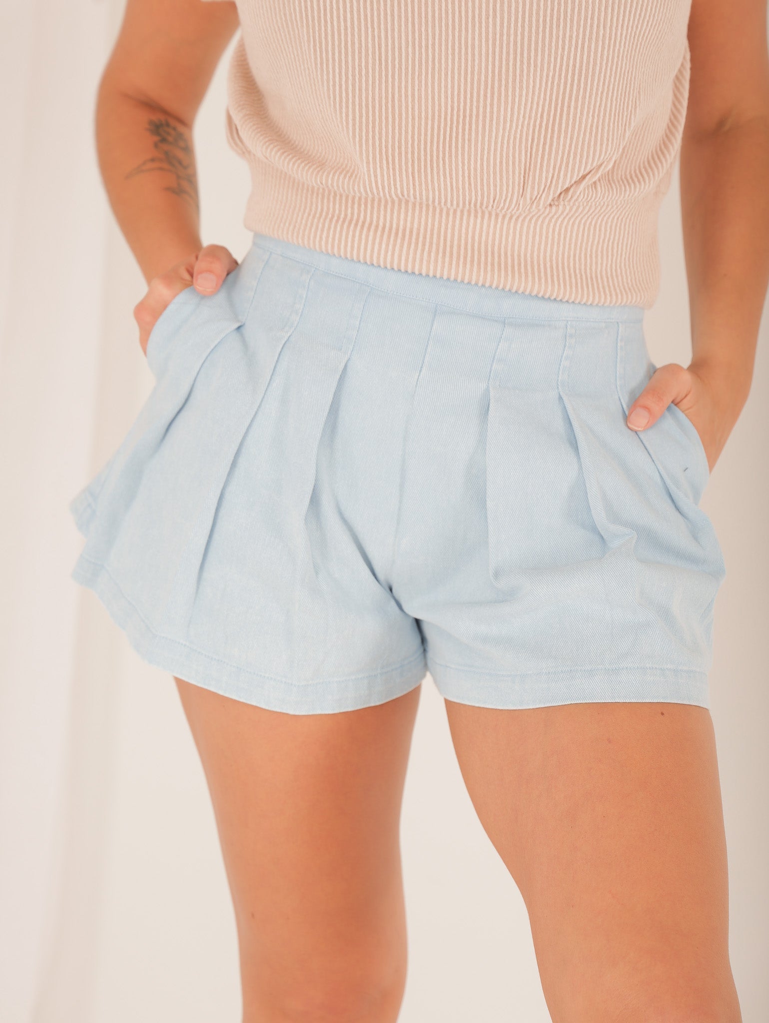 Molly Green - Dakota Pleat Shorts - Shorts