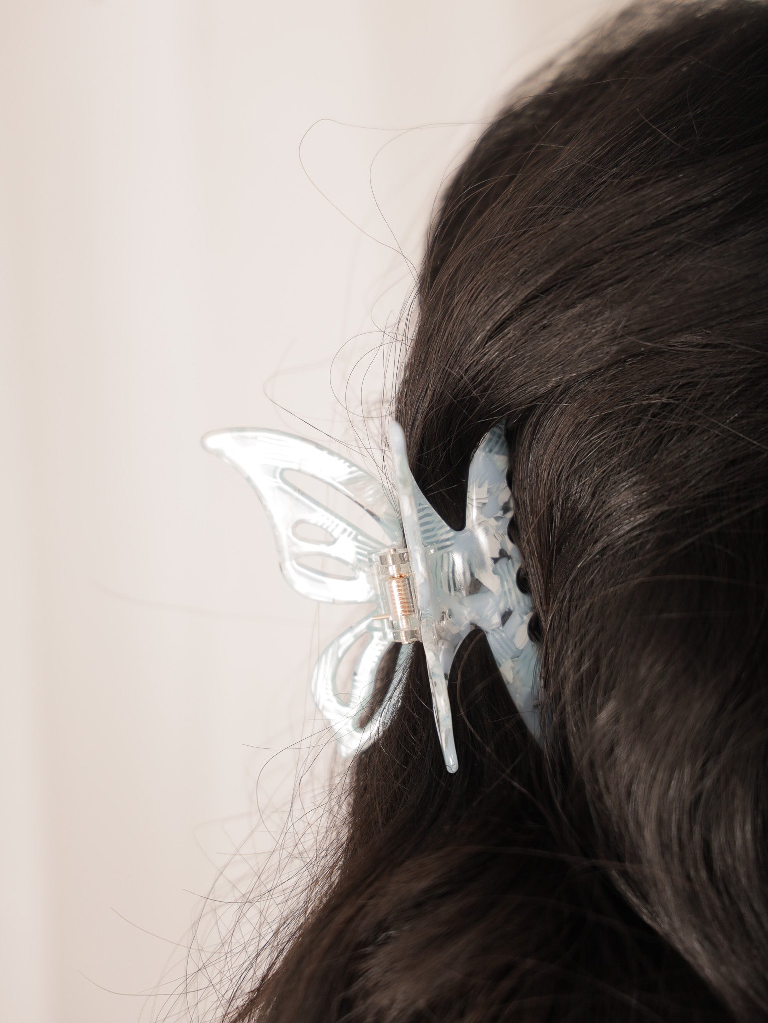 Molly Green - Just Wing It Hair Claw - Accessories